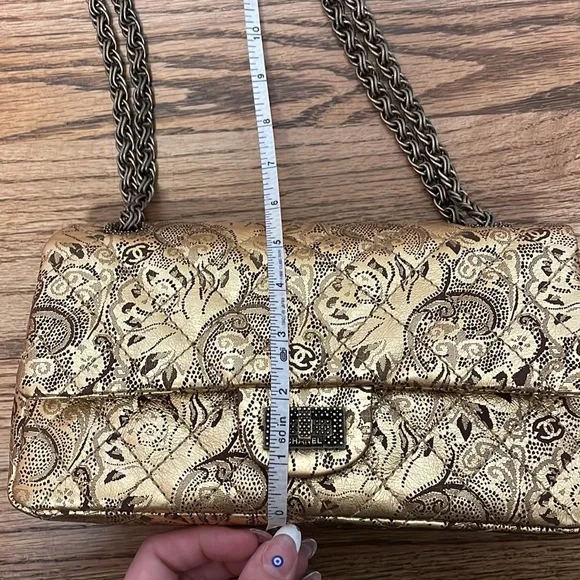 Chanel 🔥limited edition 🔥gold classic medium reissue - Picture 10 of 14